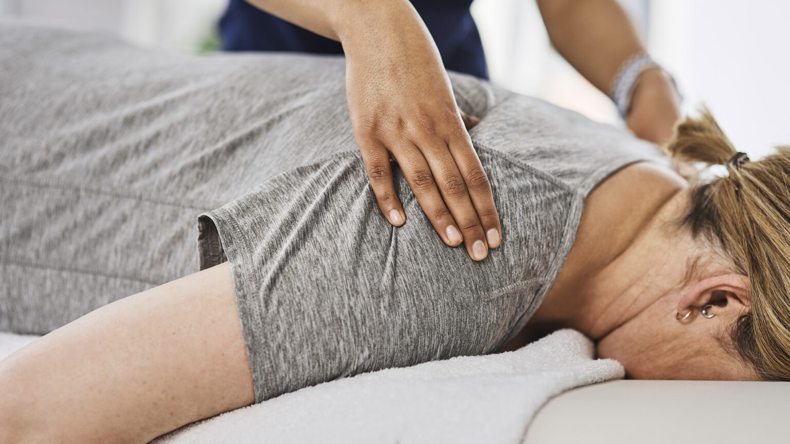 Kuva fysioterapia-tilanteesta