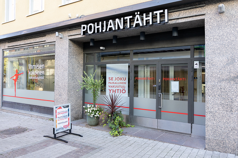 Pohjantähden Hämeenlinnan myyntikonttorin julkisivu